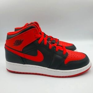 NIKE Air Jordan 1 Mid GS 'Alternate Bred' Size 6.5Y